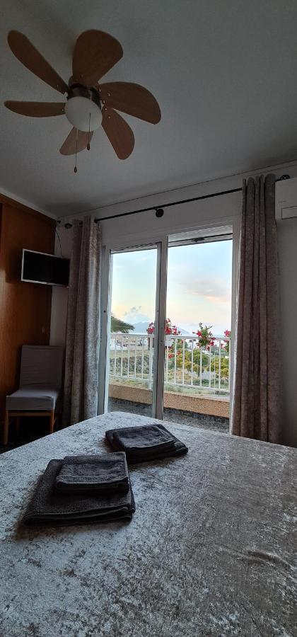 فيلا Sunrise Den, A Pie De Playa, Vista Al Mar Y Piscina El Puerto de Mazarrón المظهر الخارجي الصورة